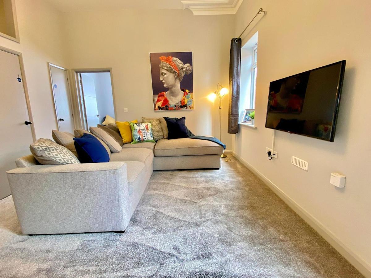Beautiful Apartment - 5 Minute Walk To The Best Beach! - Great Location - Parking - Fast Wifi - Smart Tv - Newly Decorated - Sleeps Up To 4! Close To Bournemouth & Poole Town Centre 외부 사진