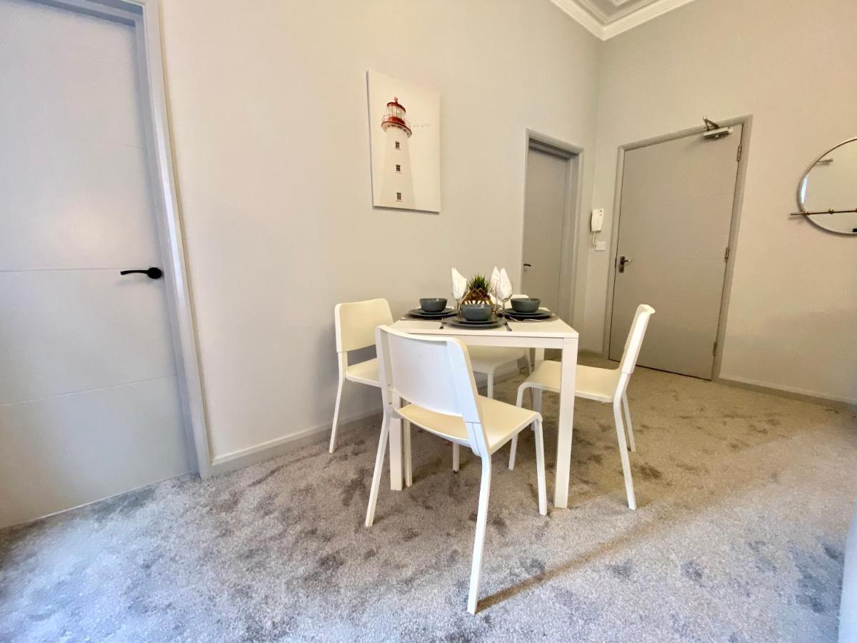 Beautiful Apartment - 5 Minute Walk To The Best Beach! - Great Location - Parking - Fast Wifi - Smart Tv - Newly Decorated - Sleeps Up To 4! Close To Bournemouth & Poole Town Centre 외부 사진