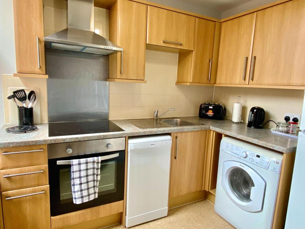 Beautiful Apartment - 5 Minute Walk To The Best Beach! - Great Location - Parking - Fast Wifi - Smart Tv - Newly Decorated - Sleeps Up To 4! Close To Bournemouth & Poole Town Centre 외부 사진