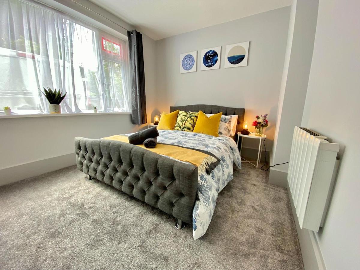 Beautiful Apartment - 5 Minute Walk To The Best Beach! - Great Location - Parking - Fast Wifi - Smart Tv - Newly Decorated - Sleeps Up To 4! Close To Bournemouth & Poole Town Centre 외부 사진